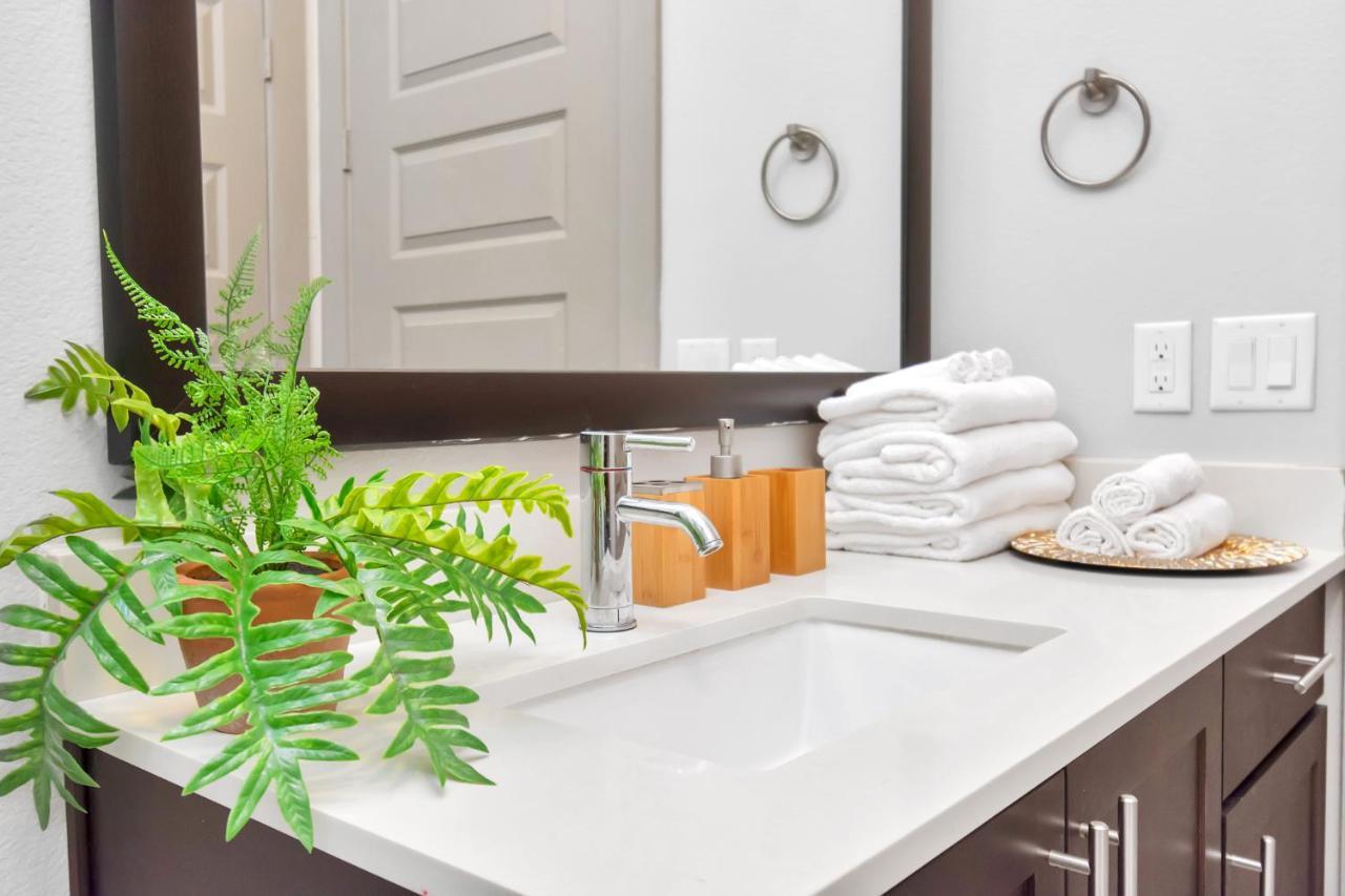 Downtown Hou 1Br Rental Car Available!! Pool Wifi Хьюстон Экстерьер фото