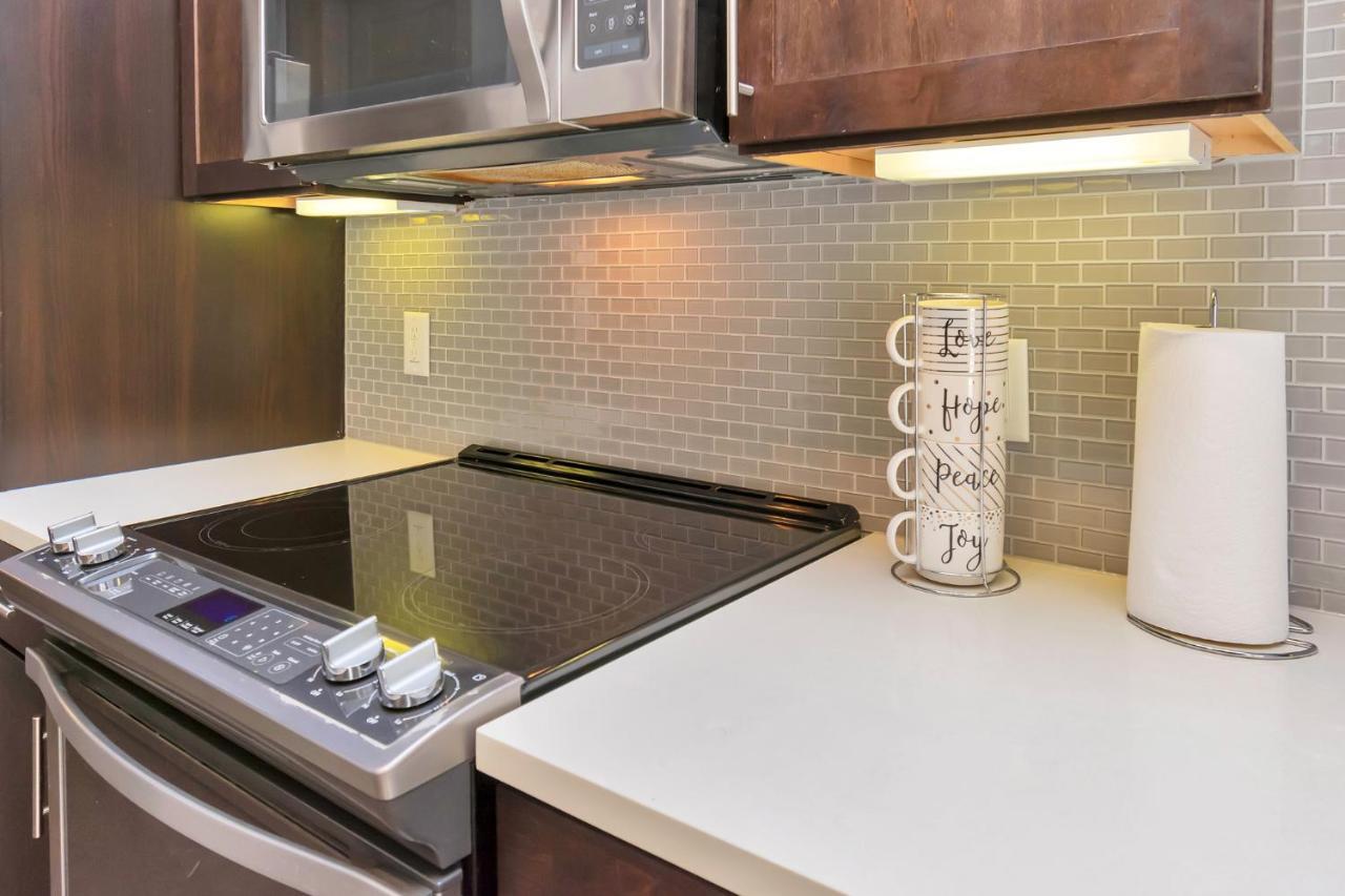 Downtown Hou 1Br Rental Car Available!! Pool Wifi Хьюстон Экстерьер фото